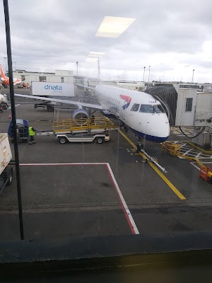 glasgow-airport-left-luggage